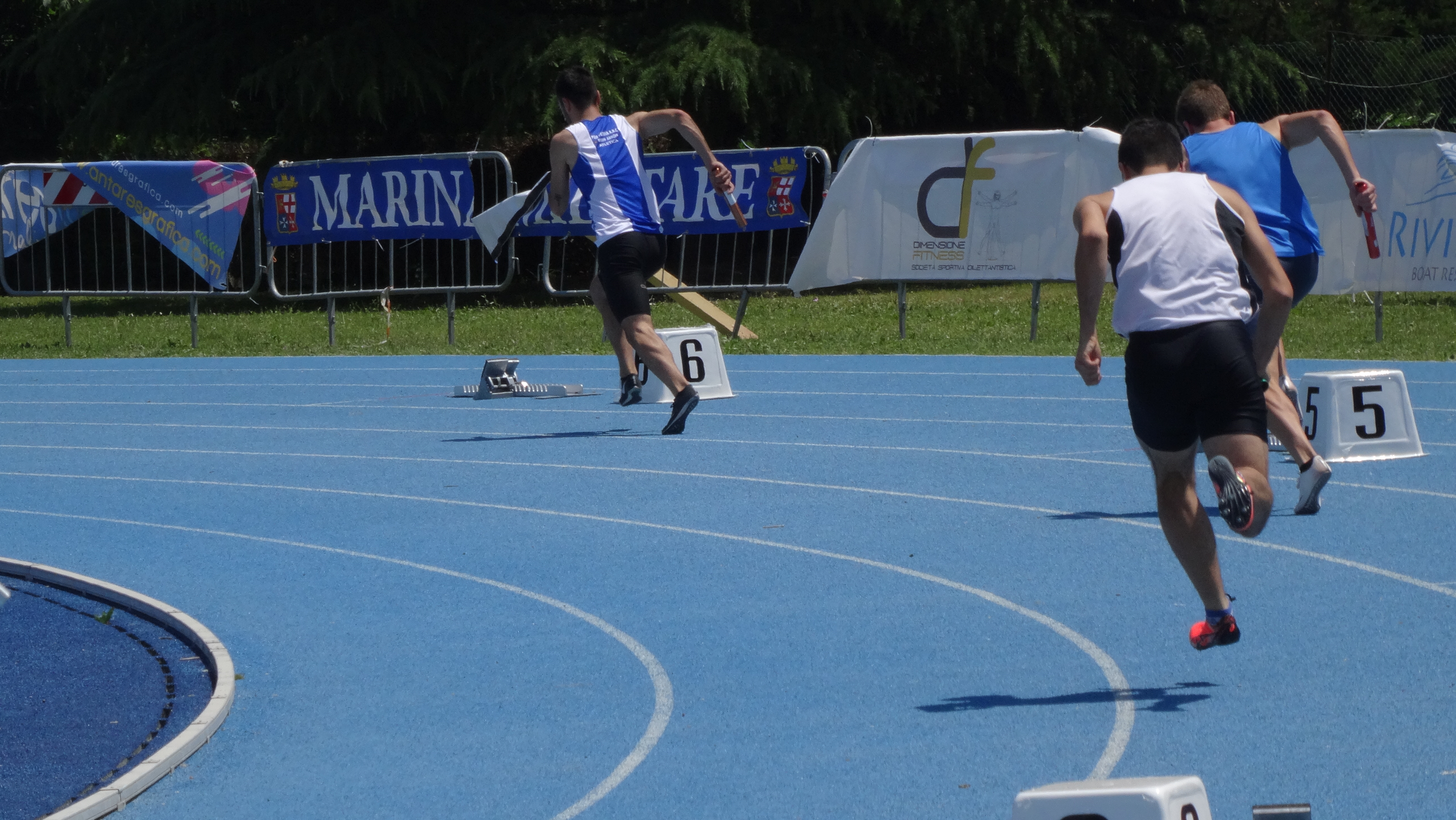 4 x 400 1.JPG